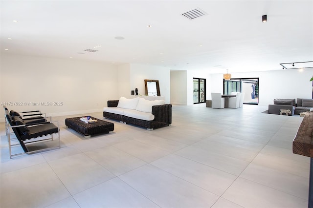 14135 N Miami Ave, Miami, FL 33168 - view of common area