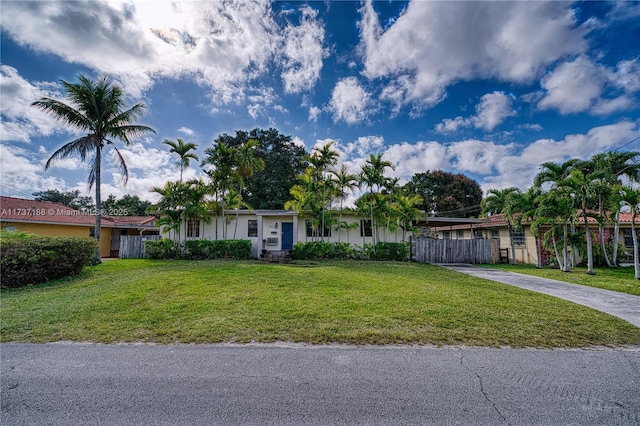 view of front of property with a front lawn