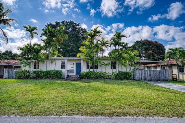 view of front facade with a front yard