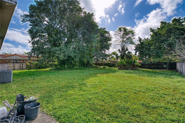 view of yard featuring cooling unit