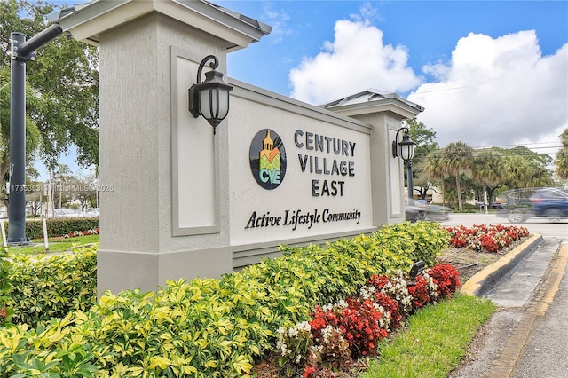 view of community / neighborhood sign