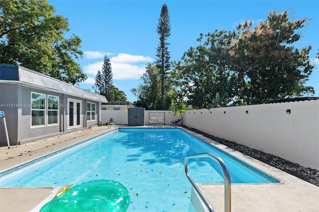 view of swimming pool