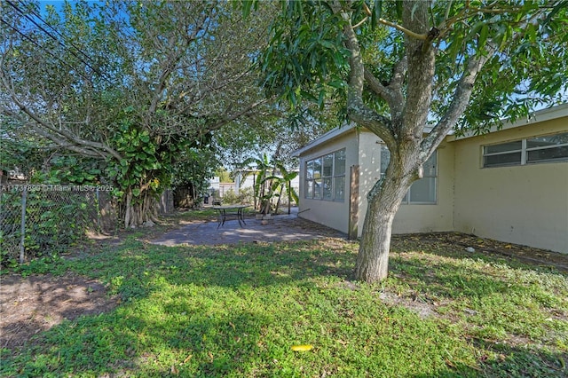 view of yard with a patio