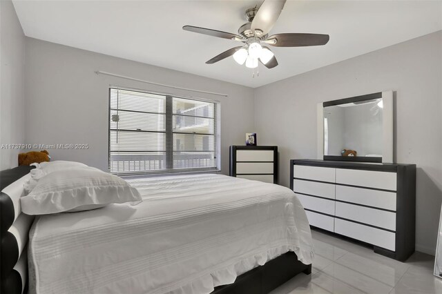 bedroom featuring ceiling fan