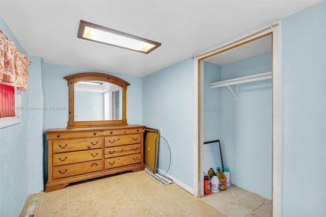 bedroom featuring a closet