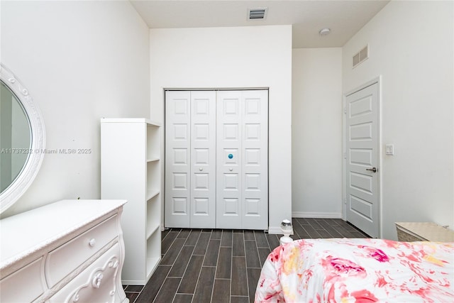 bedroom featuring a closet