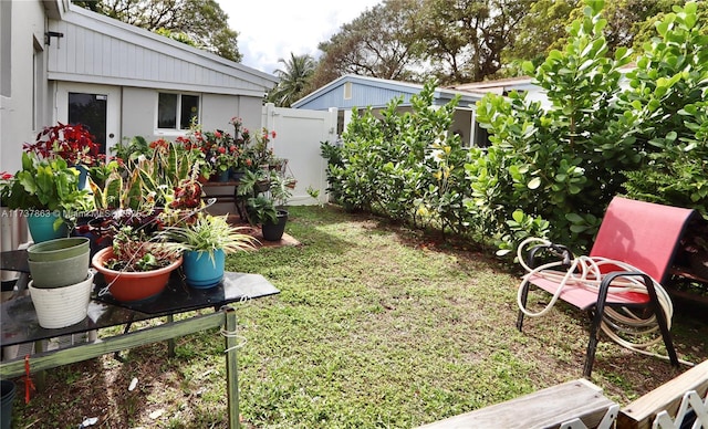 view of yard featuring fence