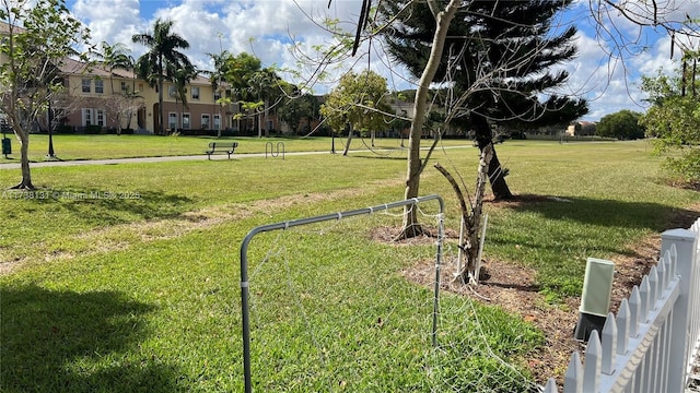 10050 NW 4th Ln, Miami, FL 33172 - view of yard