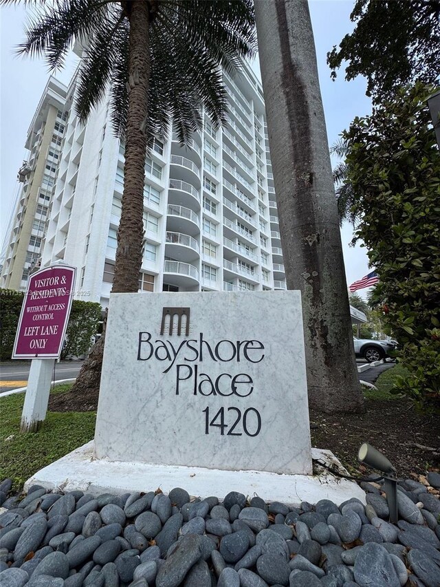 view of community / neighborhood sign