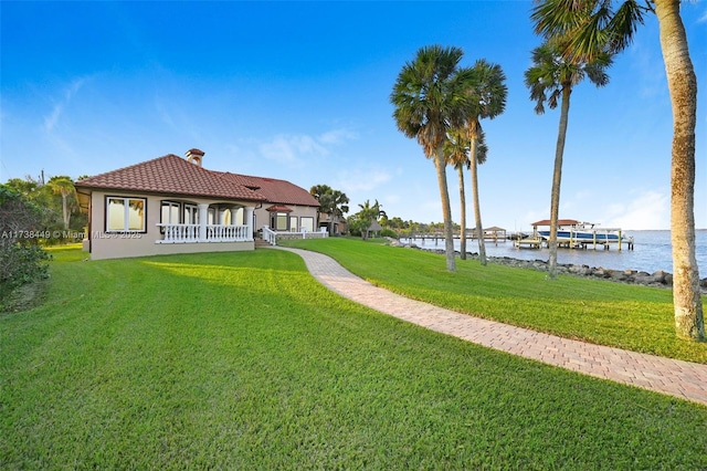 view of yard featuring a water view