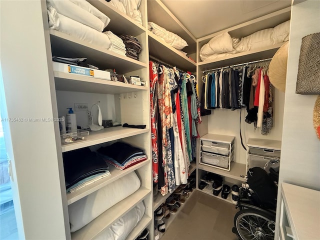 view of spacious closet