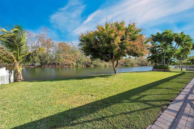 view of yard featuring a water view