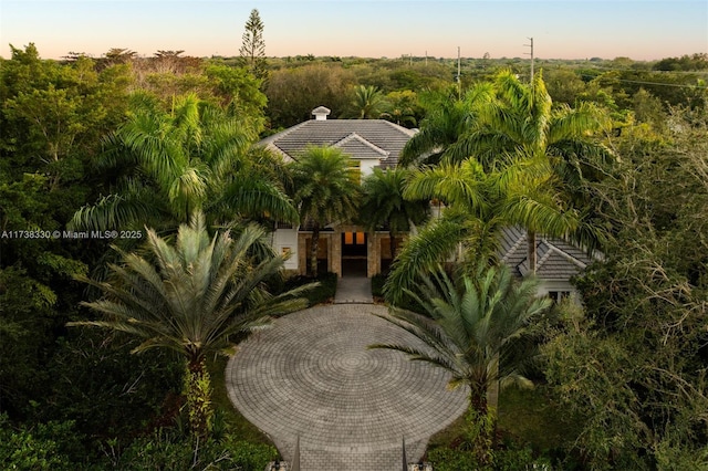 view of aerial view at dusk