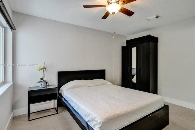 bedroom with ceiling fan