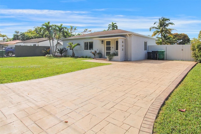 view of front of property with a front yard