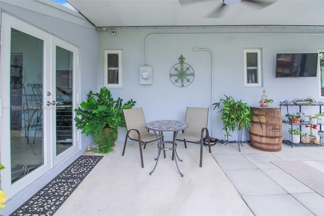 view of patio with ceiling fan