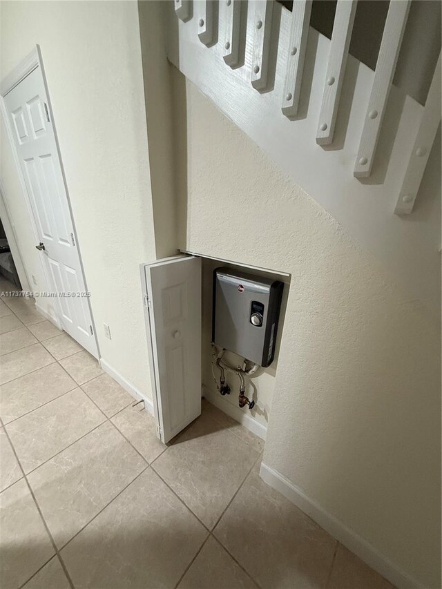 10519 W 33rd Ct Unit 10519, Hialeah, FL 33018 - detailed view of baseboards