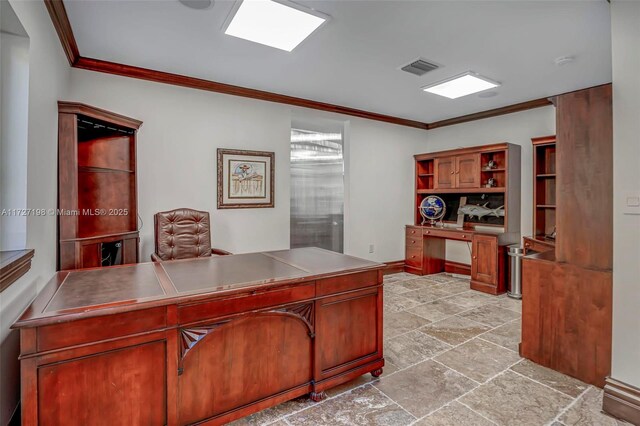 bedroom featuring crown molding, ceiling fan, and connected bathroom