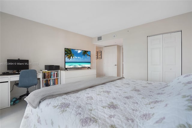 bedroom with a closet