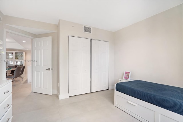 bedroom featuring a closet