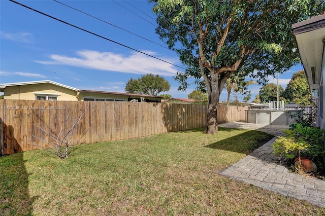 view of yard featuring a patio