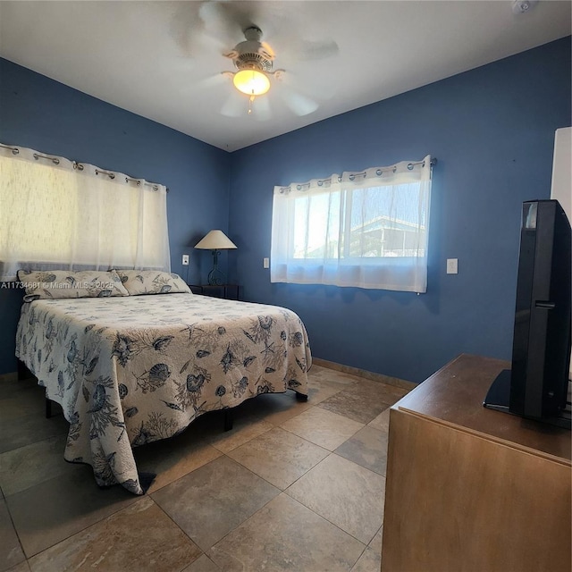bedroom with ceiling fan