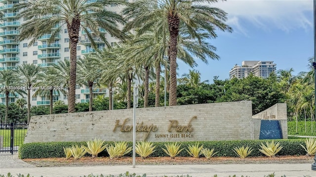 view of community / neighborhood sign