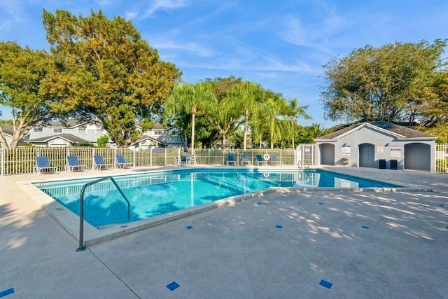 view of swimming pool featuring a patio