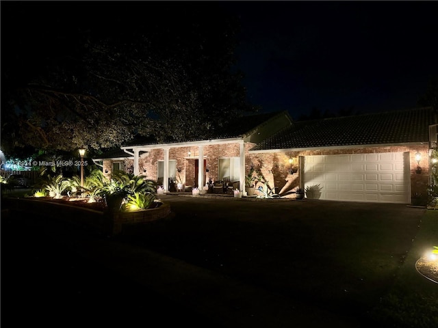 view of front facade with a garage