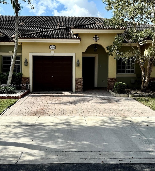 view of front of house featuring a garage