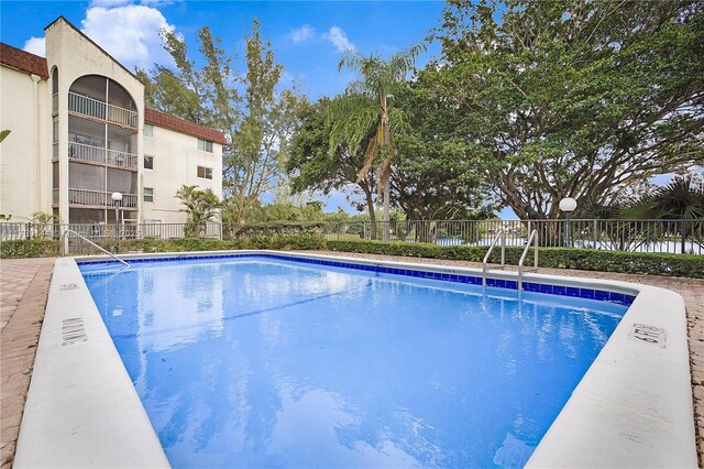 view of swimming pool