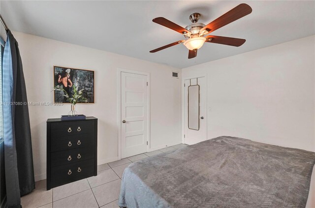 bathroom with a shower with curtain, sink, and toilet