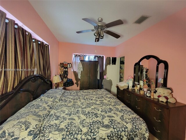 bedroom featuring ceiling fan