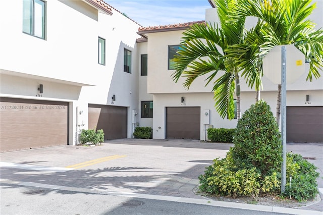 view of front of property featuring a garage