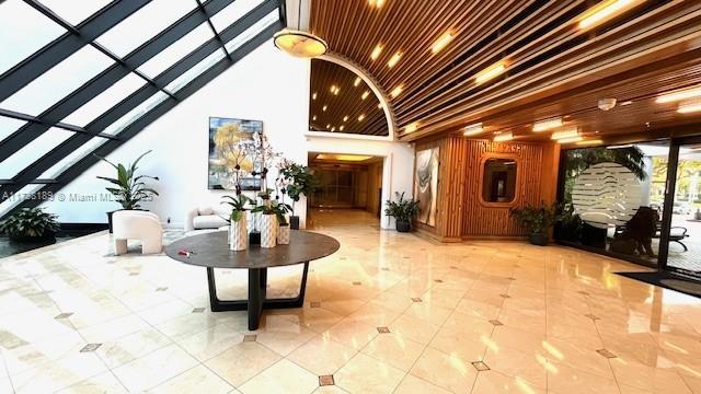 19707 Turnberry Way Unit 10L, Aventura, FL 33180 - lobby featuring a towering ceiling