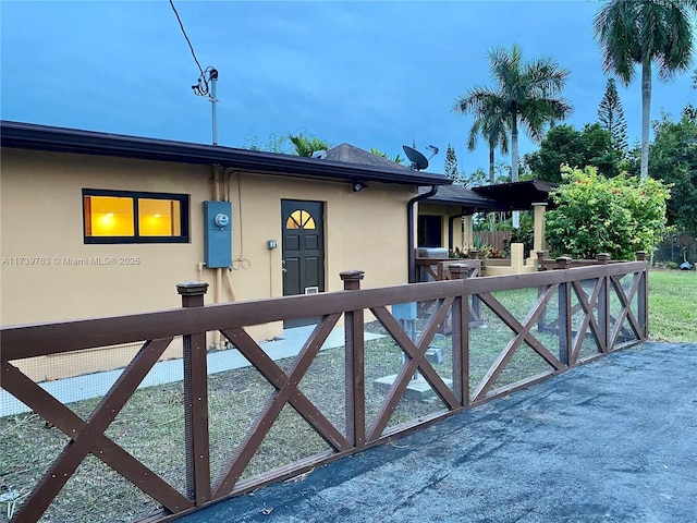 view of front of property with a patio area