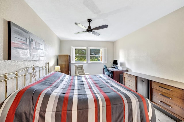 bedroom with ceiling fan