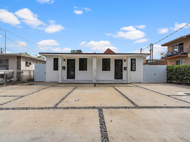 view of front of house