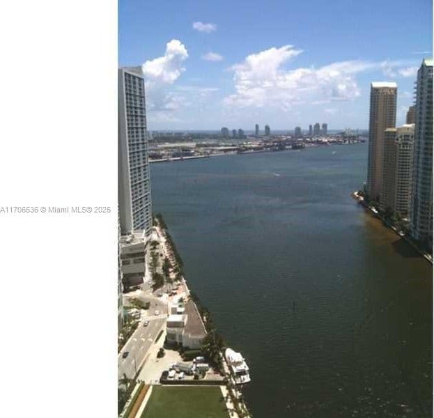200 Biscayne Boulevard Way Unit 4904, Miami, FL 33131 - water view featuring city skyline