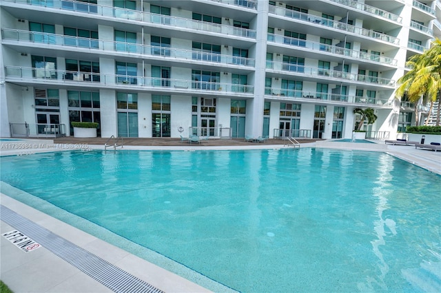 view of swimming pool