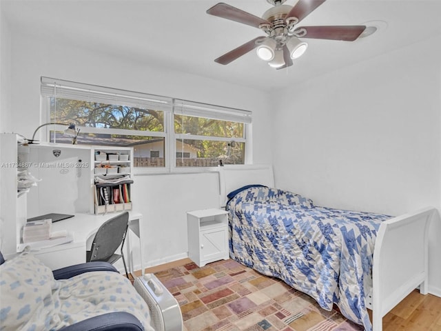 bedroom with a ceiling fan