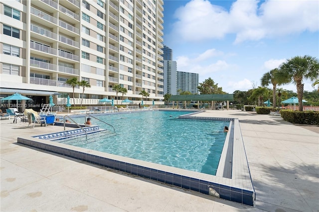 500 Bayview Dr Unit 1419, Sunny Isles Beach, FL 33160 - community pool with a patio