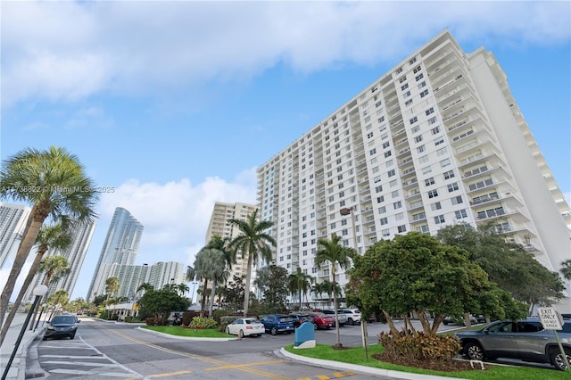 500 Bayview Dr Unit 1419, Sunny Isles Beach, FL 33160 - view of property featuring a city view