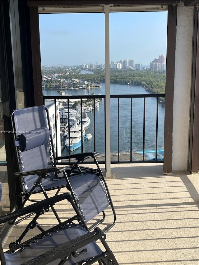 936 Intracoastal Dr Unit 21A, Fort Lauderdale, FL 33304 - balcony featuring a city view and a water view