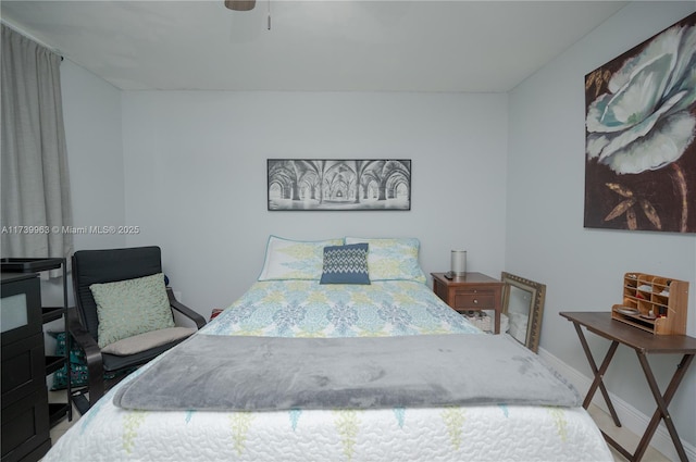 bedroom with ceiling fan