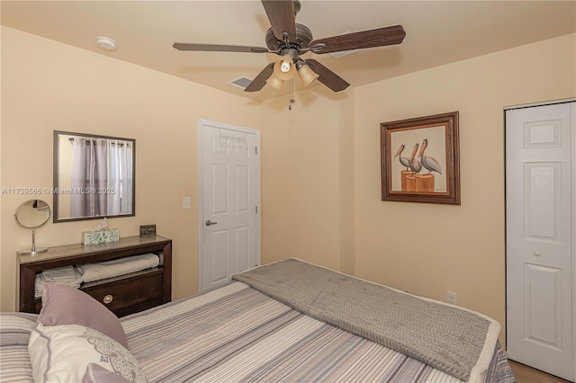 bedroom with ceiling fan