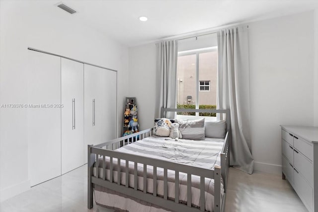 bedroom featuring a closet