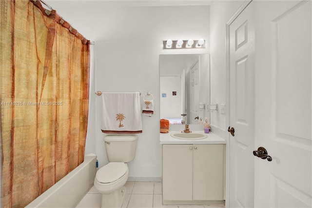 full bathroom featuring tile patterned flooring, vanity, shower / bathtub combination with curtain, and toilet