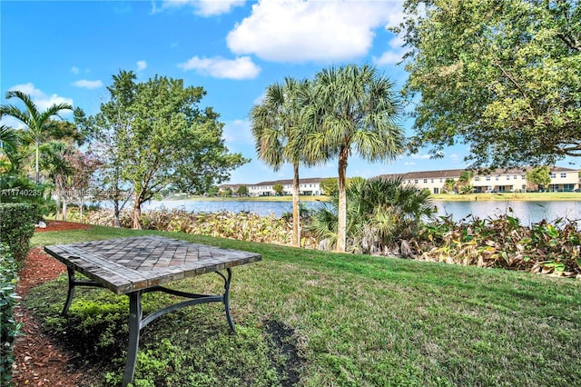 view of yard featuring a water view