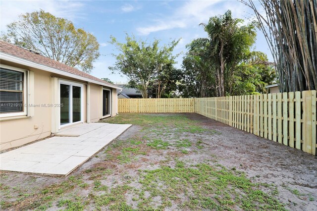 view of yard with a patio